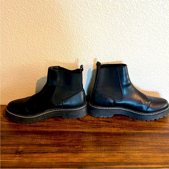 DV Dolce Vita Chelsea Boots Style Lobera Black Slip-on Women’s Size 9 EUC 🖤 - Picture 3 of 5